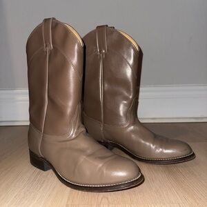 Woman’s Brown Leather Cowboy Boots